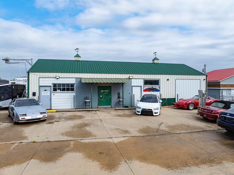 306 W Front St, La Monte, MO à vendre - Photo du bâtiment - Image 2 de 24