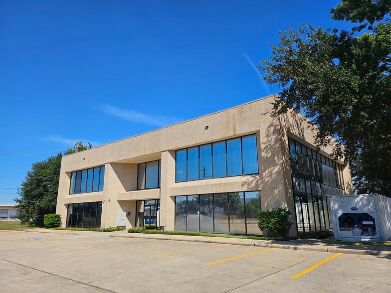 7070 W 43rd St, Houston, TX à louer - Photo du bâtiment - Image 3 de 9