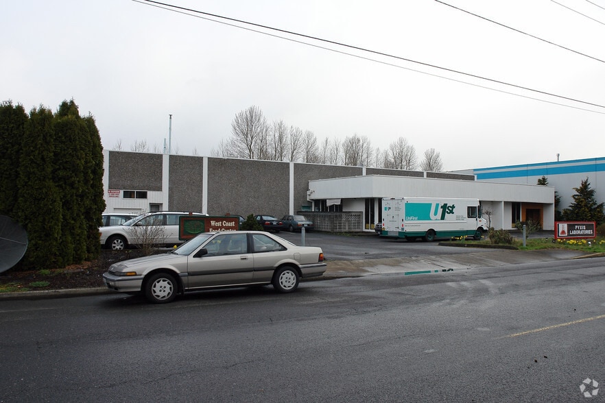 NE Whitaker Way Portfolio portefeuille de 2 propriétés à vendre sur LoopNet.ca - Photo principale - Image 3 de 3