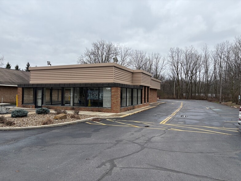 1266 Canton Rd, Akron, OH for lease - Building Photo - Image 3 of 9