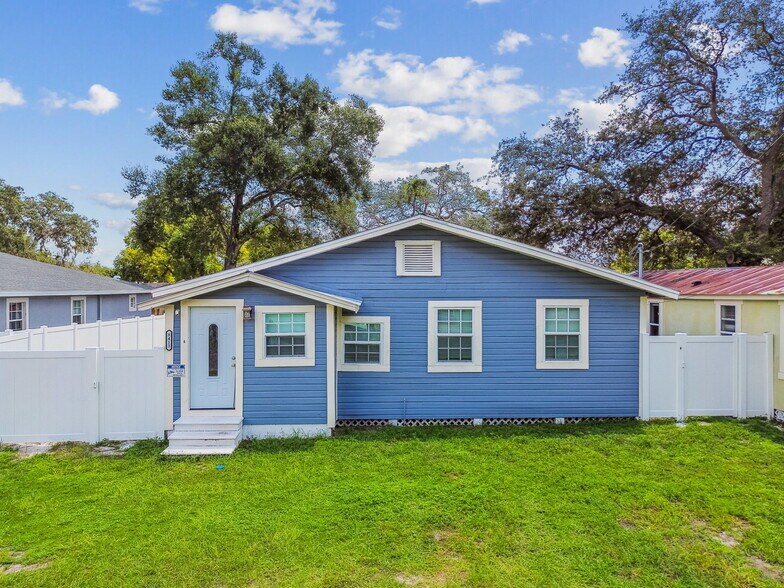 8413 N Hamner Ave, Tampa, FL à vendre - Photo du bâtiment - Image 2 de 32