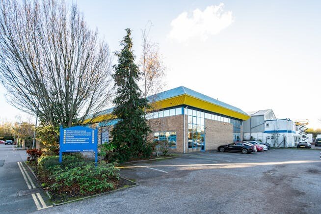 Upton Rd, Poole à louer - Photo du bâtiment - Image 2 de 2