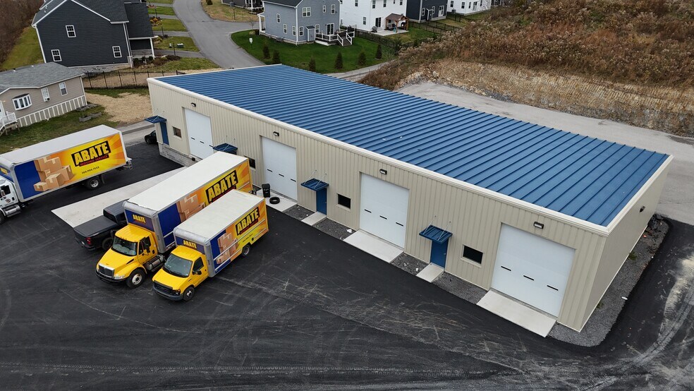 328 Generation Dr, Morgantown, WV à louer - Photo du bâtiment - Image 3 de 8