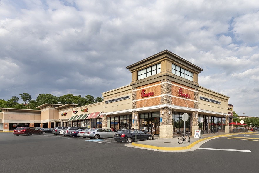 6100-6138 Arlington Blvd, Falls Church, VA for lease - Building Photo - Image 3 of 13