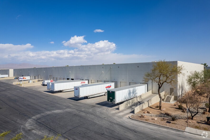 4031 Industrial Center Dr, North Las Vegas, NV for lease - Building Photo - Image 3 of 4