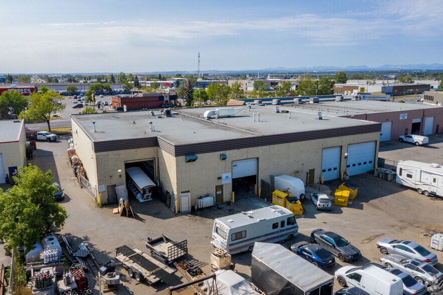 3656 61st Ave SE, Calgary, AB for lease - Building Photo - Image 2 of 2