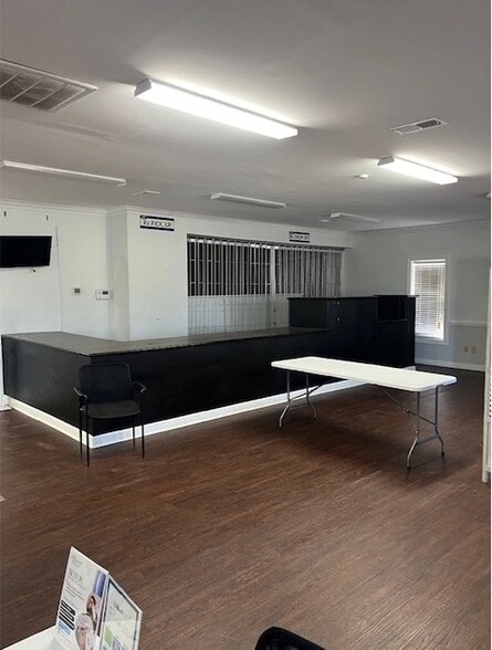 4601 W Market St, Greensboro, NC for lease - Building Photo - Image 3 of 12