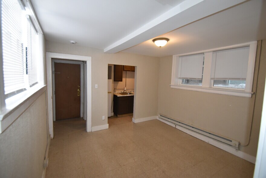 15000 Euclid Ave, East Cleveland, OH à vendre - Photo du bâtiment - Image 2 de 51