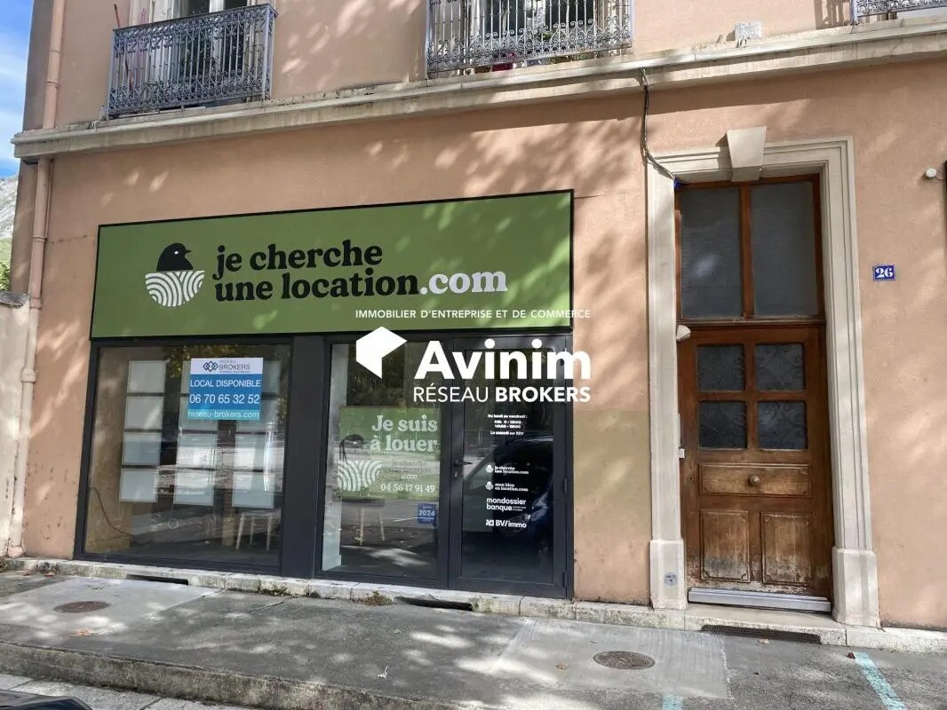 Retail in Grenoble for lease Building Photo- Image 1 of 8
