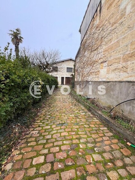 Rue Ernest Royer, Le Bouscat for sale - Building Photo - Image 2 of 9