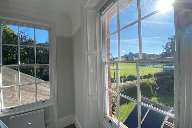 High St, Westerham for lease - Interior Photo - Image 3 of 11