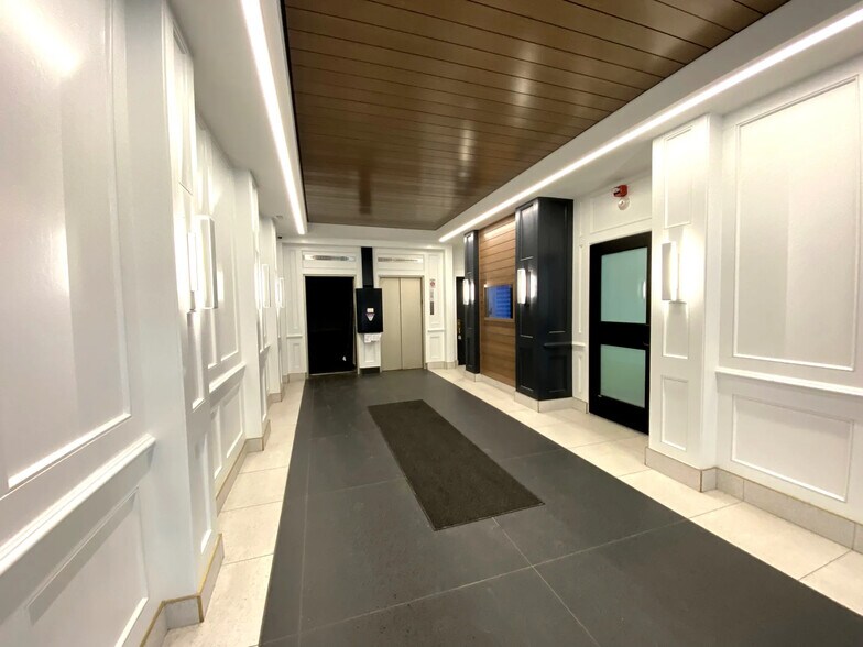 156-160 E Market St, Indianapolis, IN à louer - Photo intérieure - Image 3 de 8