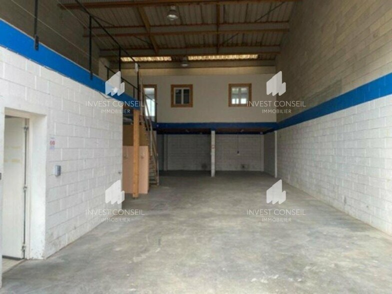68 Rue De La Croix De L'Orme, Morainvilliers à louer - Photo du bâtiment - Image 2 de 9