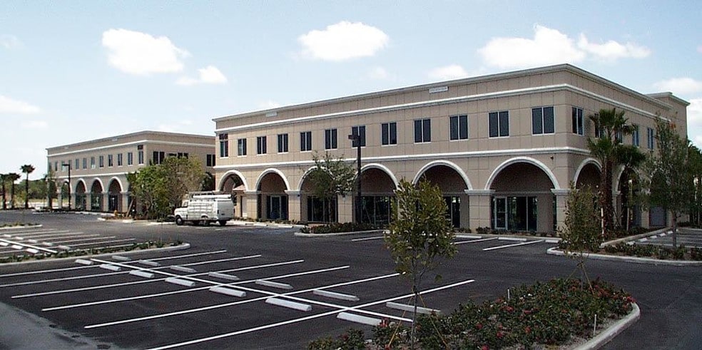 11601 Kew Gardens Ave, Palm Beach Gardens, FL for sale - Building Photo - Image 2 of 14