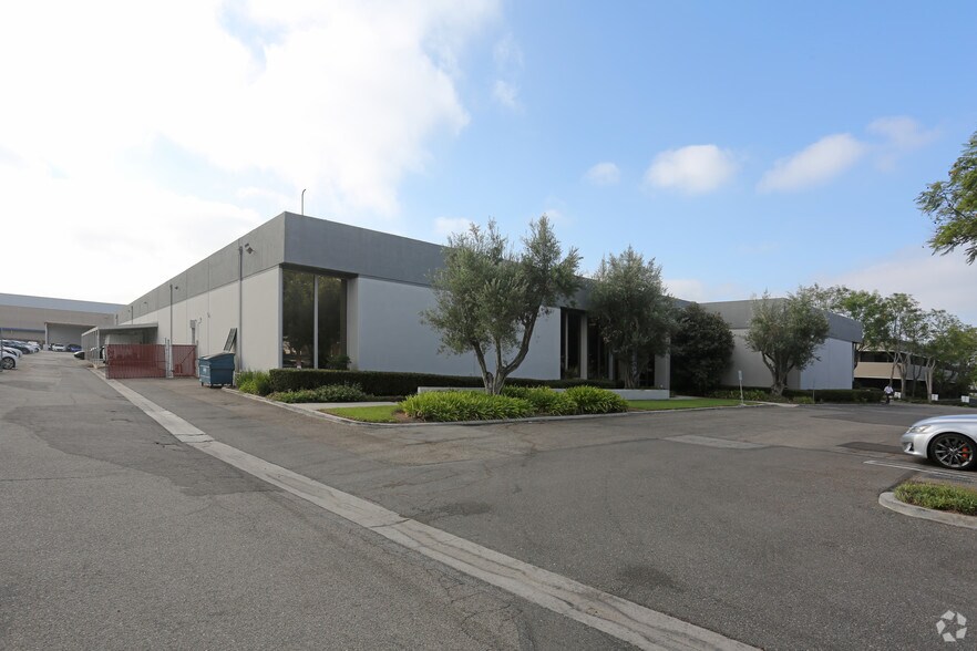 3120 Airway Ave, Costa Mesa, CA à louer - Photo principale - Image 1 de 3