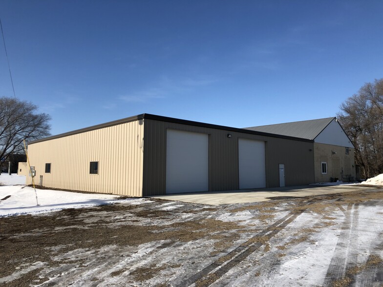 28194 Minnie St, Paynesville, MN for sale - Building Photo - Image 1 of 1