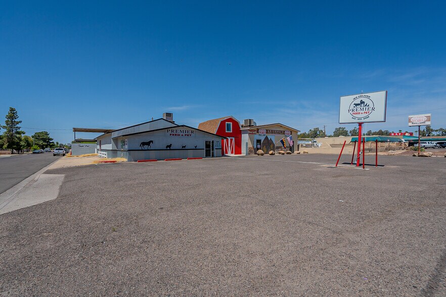 17230 Cave Creek Rd, Phoenix, AZ à louer - Photo du bâtiment - Image 3 de 25