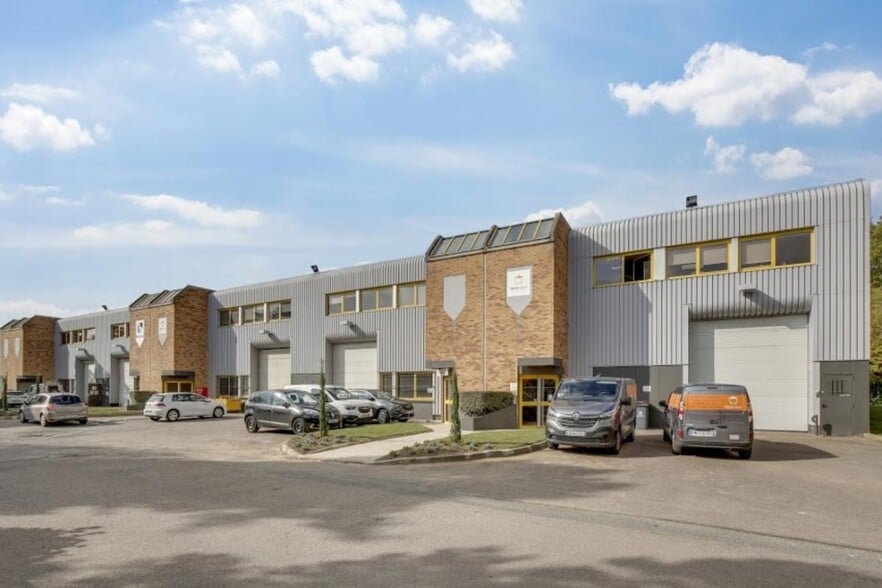 240 Rue Helene Boucher, Buc for lease - Building Photo - Image 3 of 8
