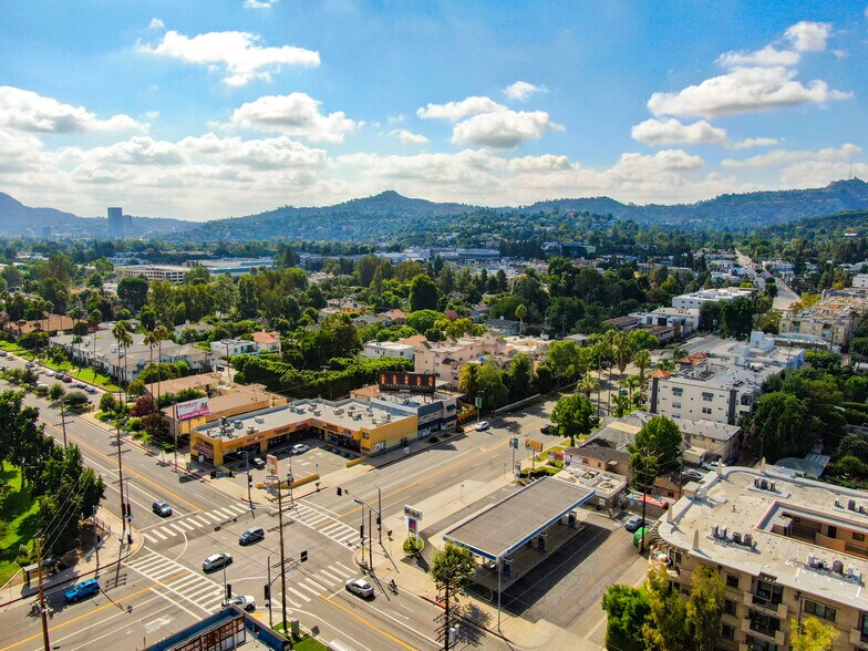 4340-4346 Laurel Canyon Blvd, Studio City, CA à vendre - Photo du bâtiment - Image 3 de 9