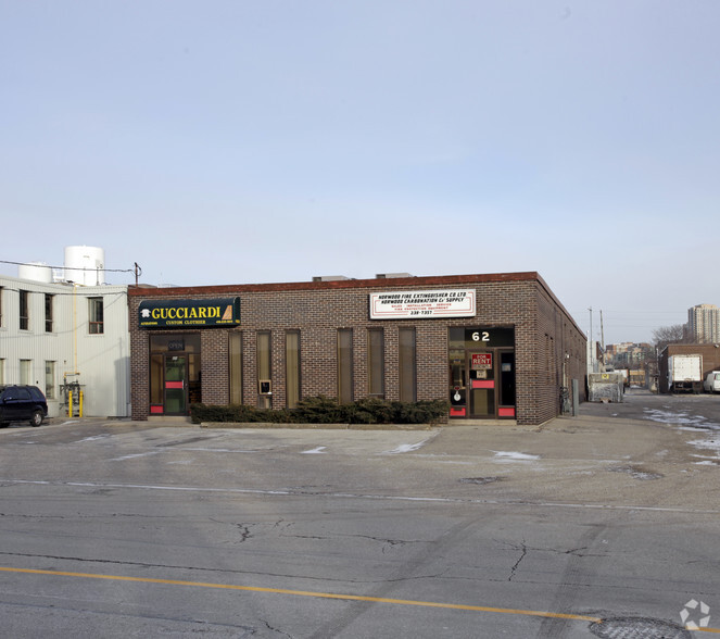 60-62 Advance Rd, Toronto, ON for lease - Primary Photo - Image 1 of 6