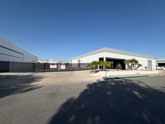 Plus de détails pour 531 Jamie Ave, La Habra, CA - Industriel à louer