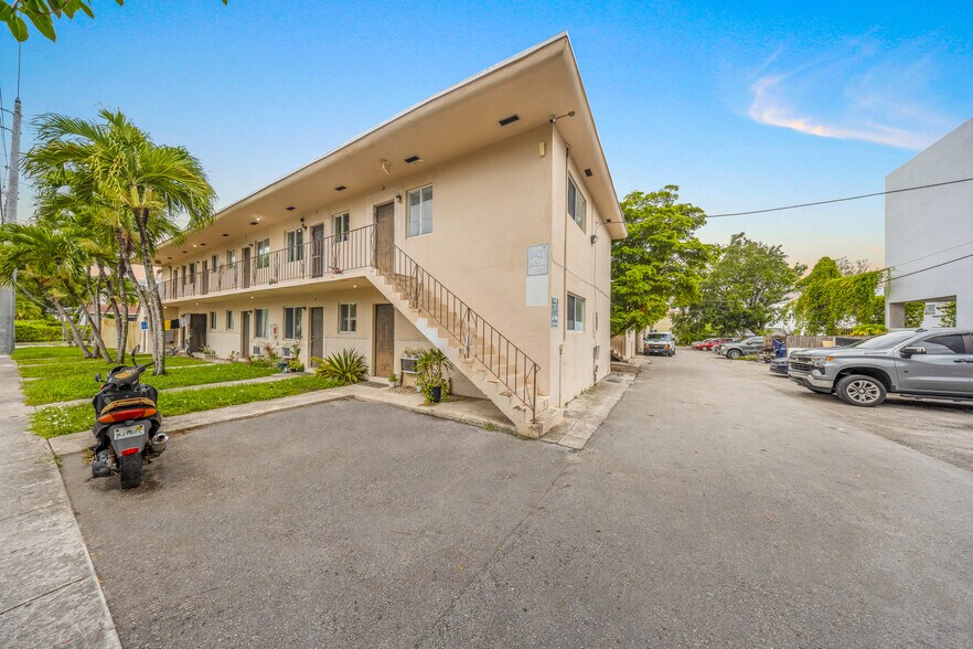 40-UNIT MULTIFAMILY PORTFOLIO portefeuille de 4 propriétés à vendre sur LoopNet.ca - Photo du bâtiment - Image 2 de 22