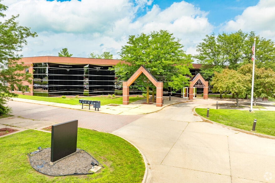 1711 Osceola Ave, Chariton, IA for sale - Building Photo - Image 1 of 4