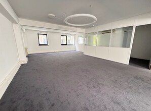 110 Rue De La Jonquière, Paris à louer Photo intérieure- Image 2 de 3