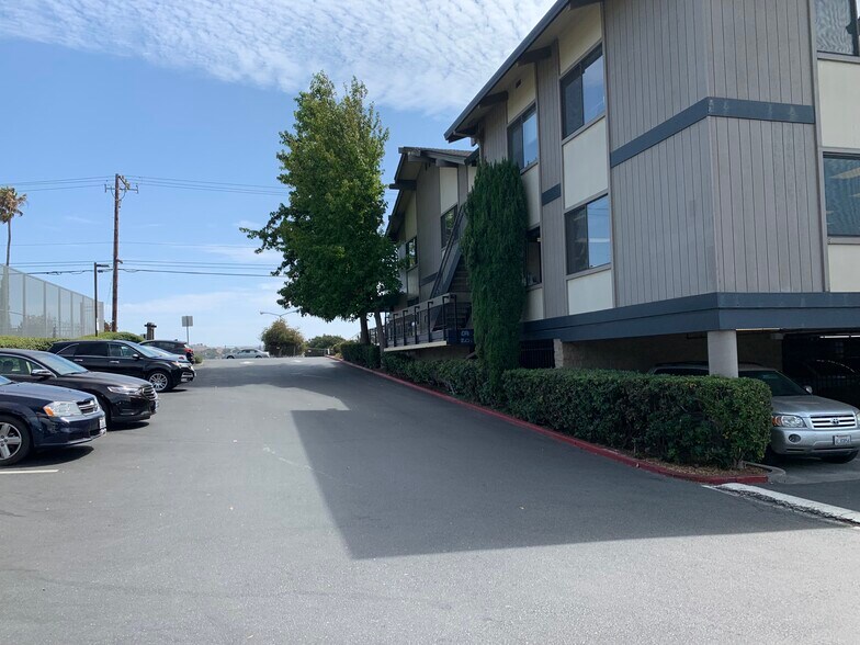 2160 Appian Way, Pinole, CA à louer - Photo du bâtiment - Image 3 de 14