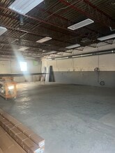 2211 E 44th St, Indianapolis, IN for lease Interior Photo- Image 2 of 5