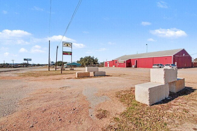 More details for 15615 E State Highway 29, Buchanan Dam, TX - Retail for Sale