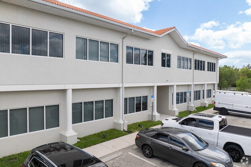 3620 Colonial Blvd, Fort Myers, FL à louer - Photo du bâtiment - Image 3 de 8
