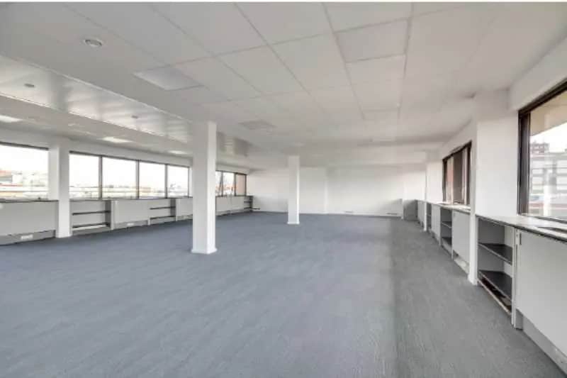 Office in Ivry-sur-Seine for lease Building Photo- Image 1 of 5