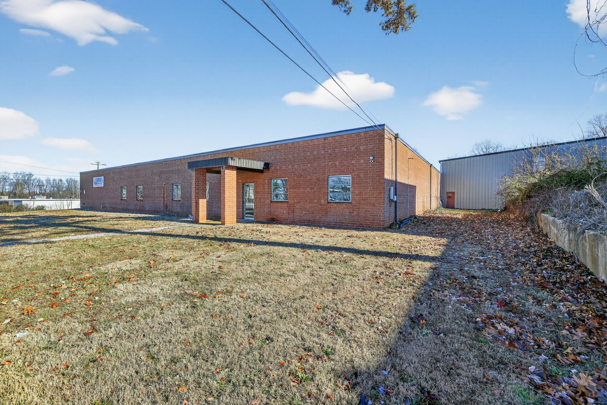 2401 Schirra Pl, High Point, NC for lease Interior Photo- Image 1 of 7