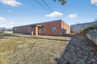 2401 Schirra Pl, High Point, NC for lease Interior Photo- Image 1 of 7