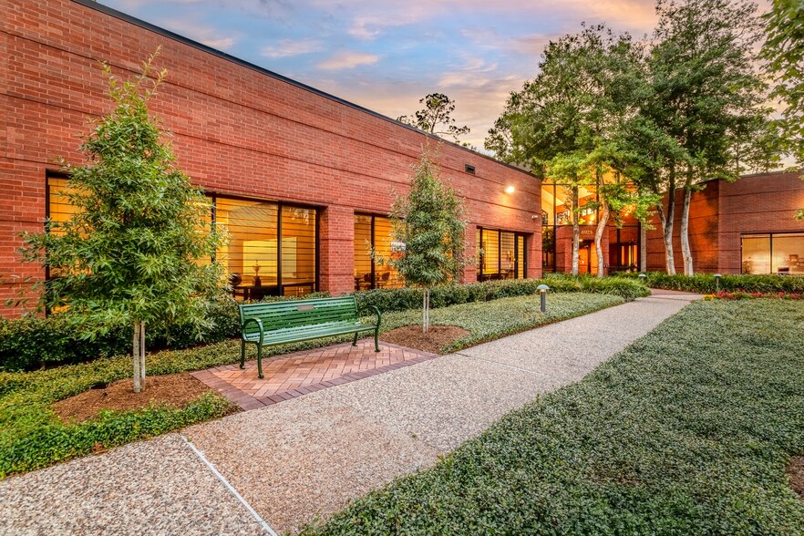 6925 Portwest Dr, Houston, TX à louer - Photo du bâtiment - Image 3 de 13