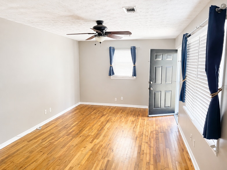 129 Rhudy St, Carrollton, GA à vendre - Photo du bâtiment - Image 3 de 8