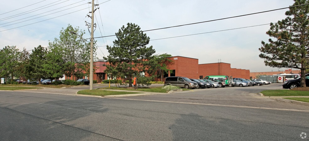 7015 Ordan Dr, Mississauga, ON for sale - Primary Photo - Image 1 of 1