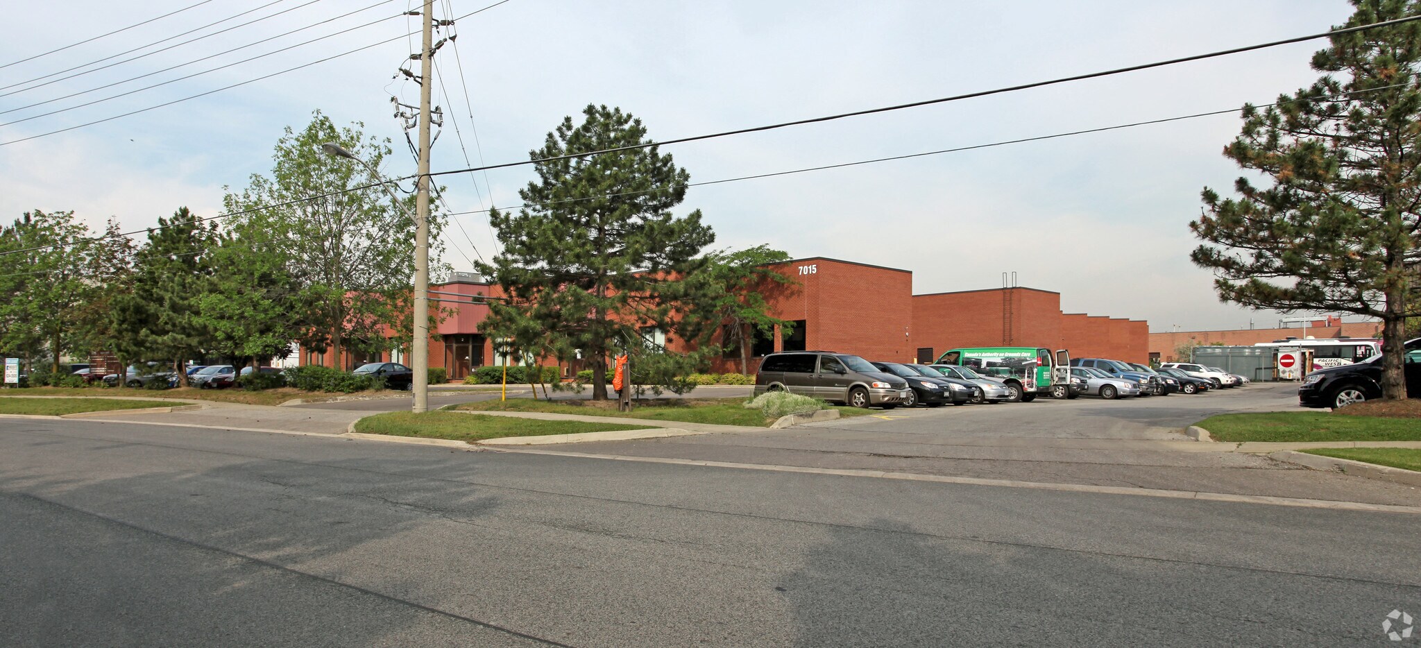 7015 Ordan Dr, Mississauga, ON à vendre Photo principale- Image 1 de 1