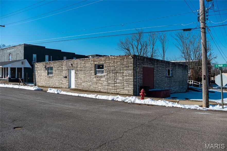 605 E Main Ave, Cuba, MO à vendre - Photo du bâtiment - Image 3 de 5