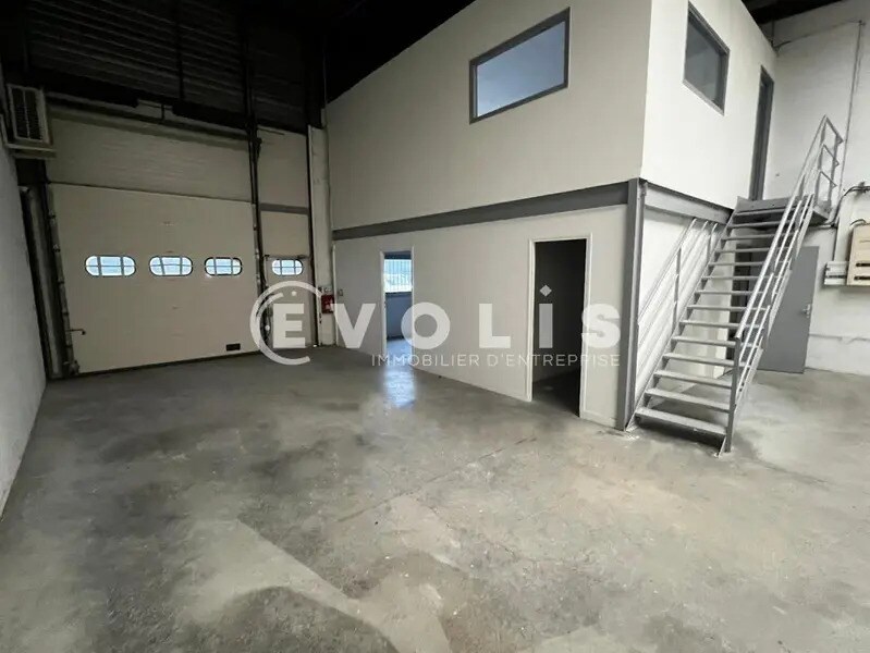 Flex in Lisses for lease Interior Photo- Image 1 of 8