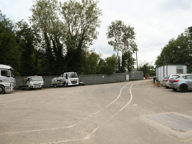 Birtley Green, Guildford à louer - Photo du bâtiment - Image 3 de 3