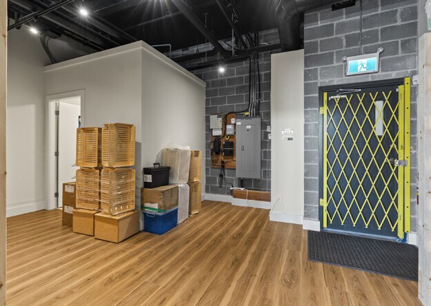1615-1687 Renfrew St, Vancouver, BC V5K 4C9 - Unit 1639 - - Interior Photo - Image 2 of 4