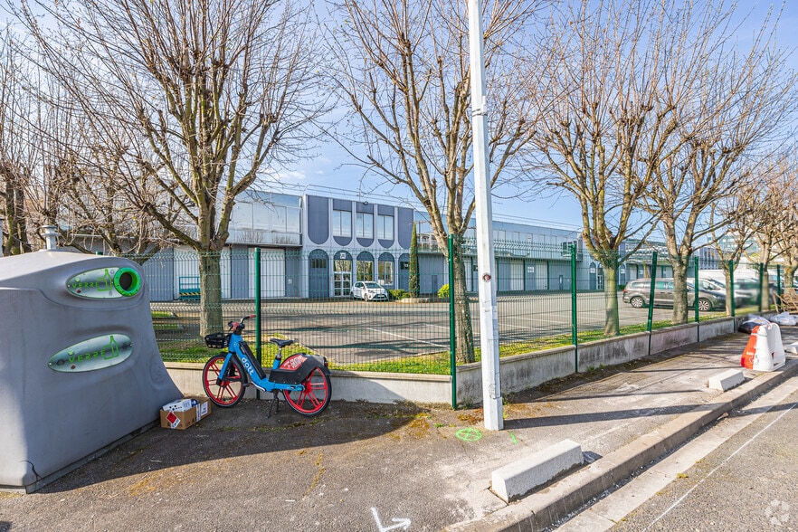 103 Rue Charles Michels, Saint-Denis for lease - Building Photo - Image 2 of 2