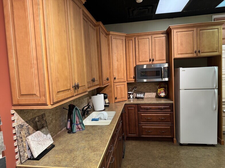 2160 S 6th St, Springfield, IL à louer - Photo intérieure - Image 2 de 16