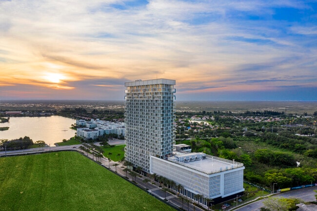 More details for 2000 Metropica Way, Fort Lauderdale, FL - Multifamily for Auction