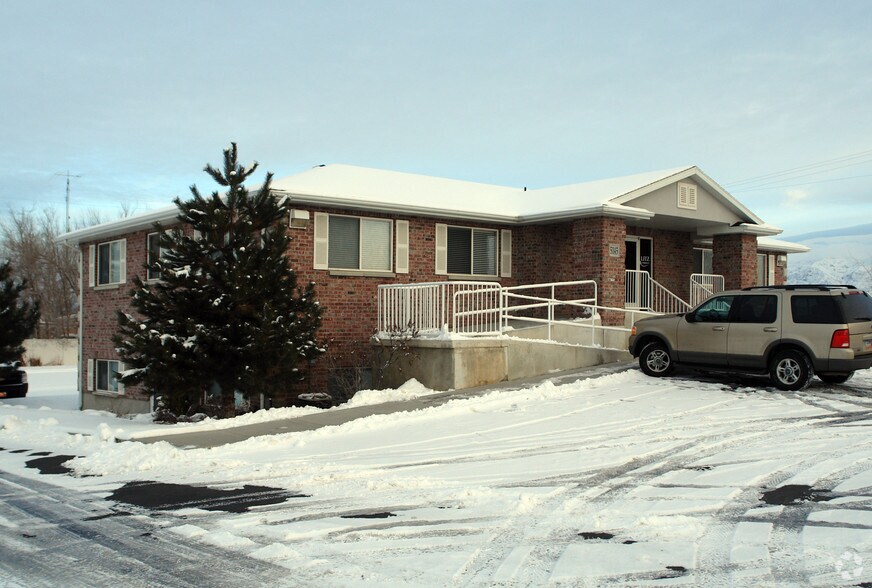 5145 S Airport Rd, Roy, UT à louer - Photo du bâtiment - Image 2 de 3