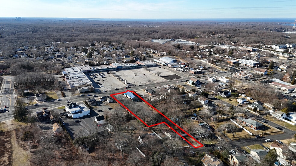 513 Rt-112, Port Jefferson Station, NY à vendre - Photo du bâtiment - Image 2 de 5