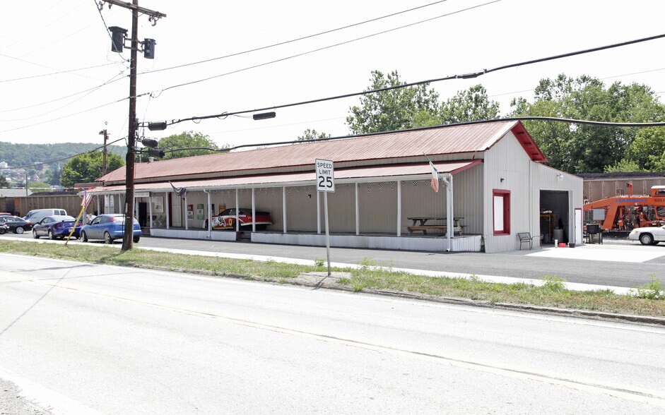 80 Main St, Brownsville, PA à vendre - Photo du bâtiment - Image 2 de 4