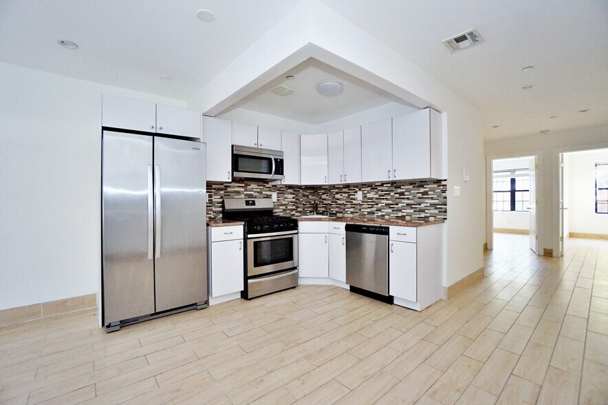 626 Greene Ave, Brooklyn, NY à vendre - Photo intérieure - Image 2 de 19